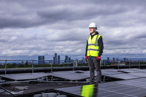 Harnessing the Sun: UK Public Calls for Mandatory Solar Panels on New Homes